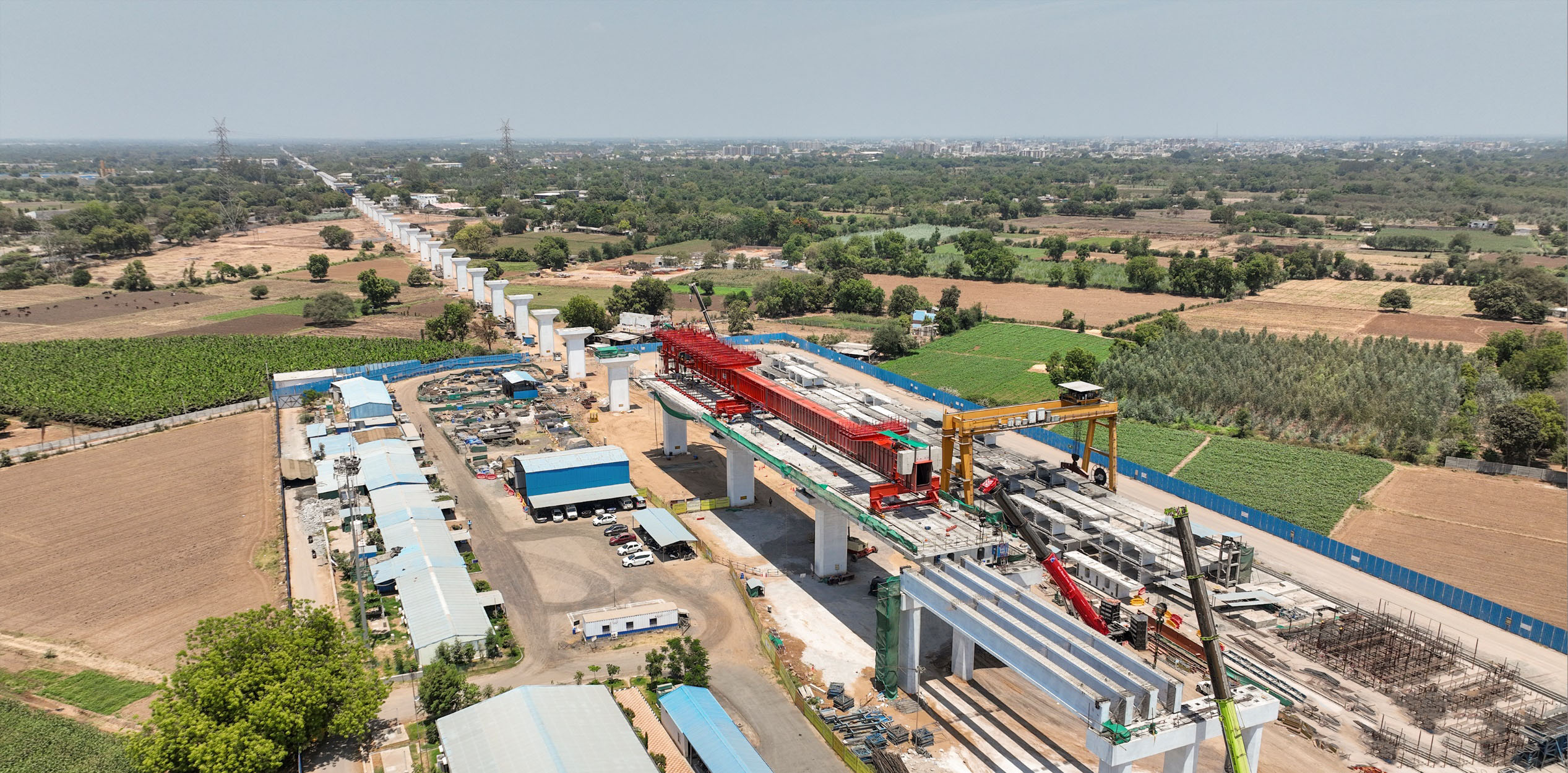 વલસાડ જિલ્લામાં પર્વતીય ટનલ કામ, મે 2023.